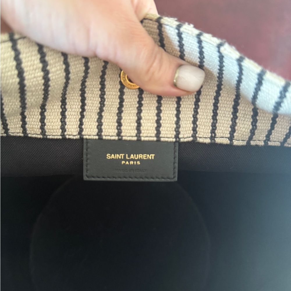 Saint Laurent Bucket Bag - Picture 9 of 11